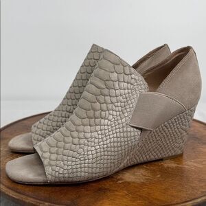 Donald Pliner Shoes Wm 10 M Lizzy Light Tan Snakeskin Leather Wedge Heels